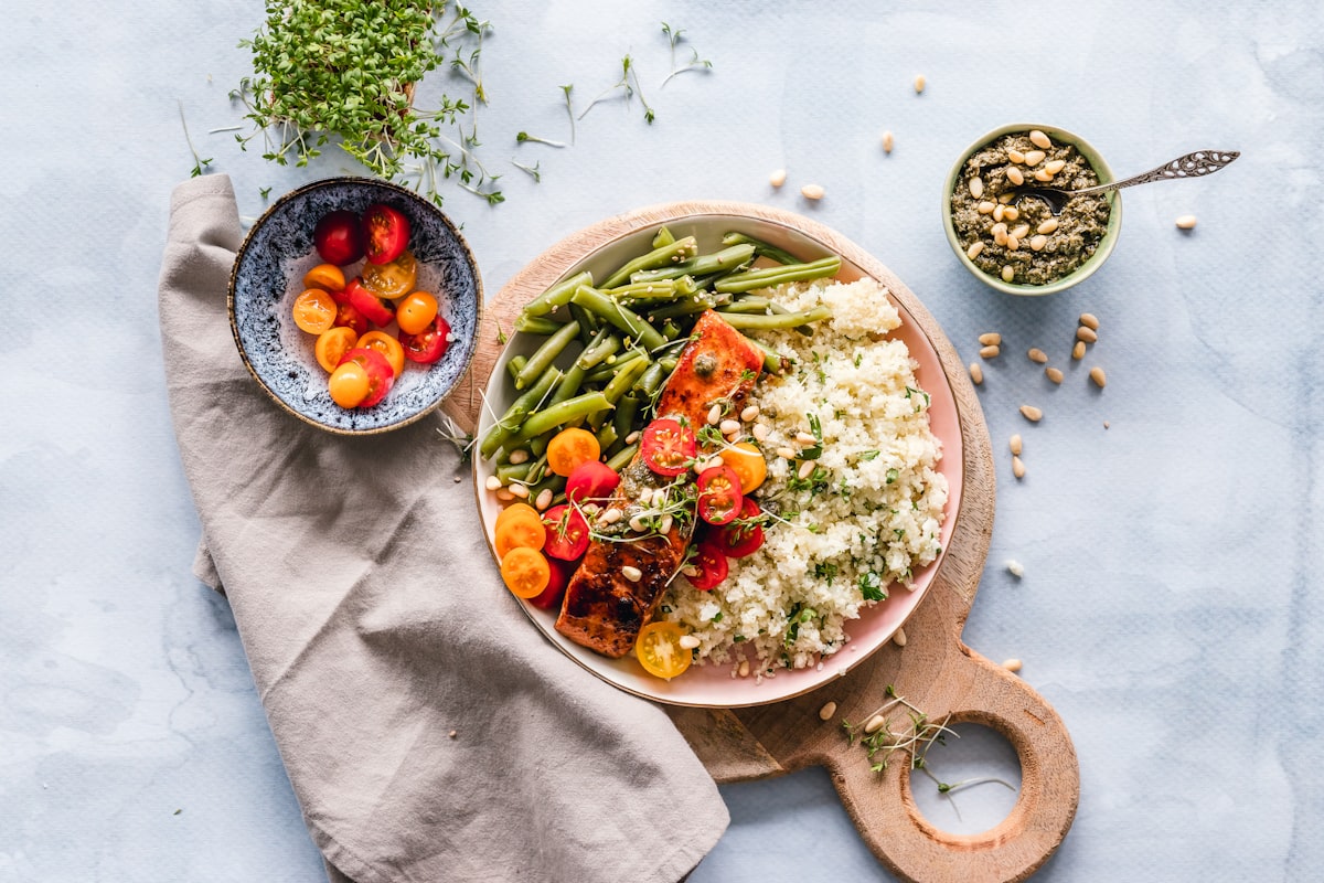 Tim ahli nutrisi Natural Nutrition Guide